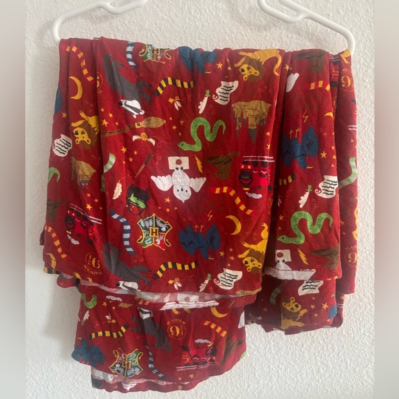 Little Sleepies Harry Potter Swaddle Blanket and Hat - Picture 4 of 7